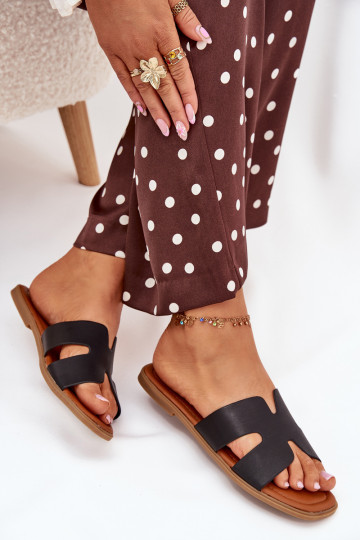 Dames zwarte platte slippers met uitsparingen Salyra 2