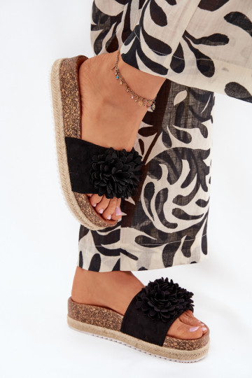 Pantoufles pour femmes avec une plateforme Avec des décorationsi avec des motifs florauxkami couleur noire Tessara