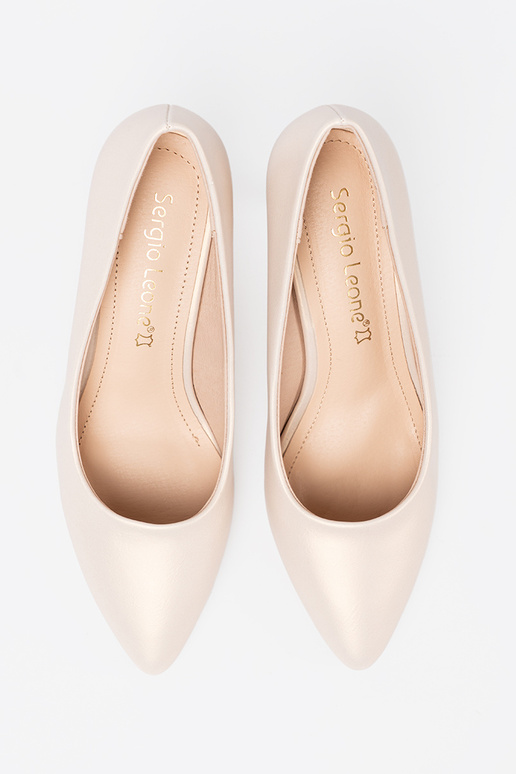 Talons hauts blancs de style élégant avec un talon fin