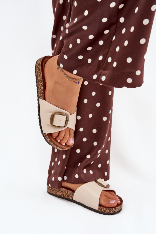 Pantoufles pour femmes avec une plateforme avec boucles beige Vianara Pantoufles pour femmes avec une plateforme avec boucles beige Vianara