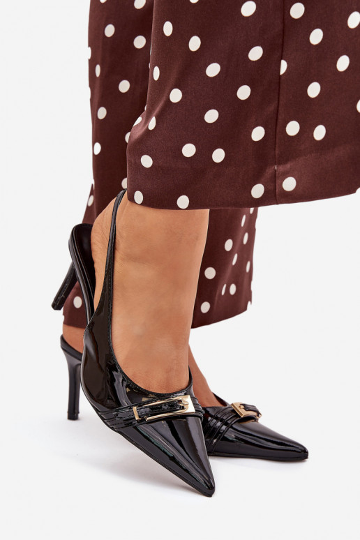 avec effet vernis Chaussures avec des talons fins avec boucles dorées couleur noire Vivae