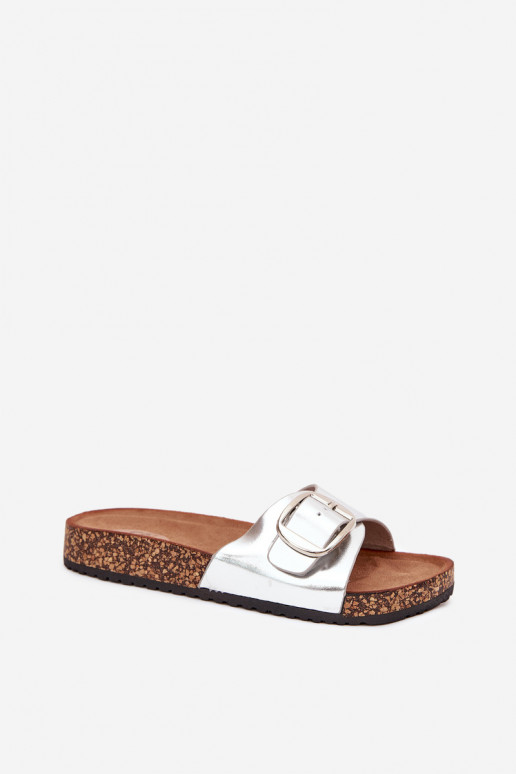 Damenhausschuhe mit einer Plattform mit Schnallen Silberfarbe Vianara Damenhausschuhe mit einer Plattform mit Schnallen Silberfarbe Vianara