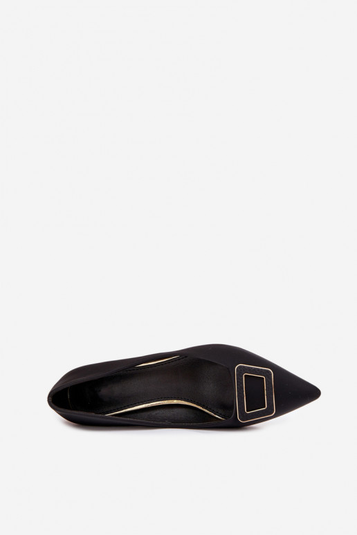 Chaussures avec des talons décorer avec boucles couleur noire Seriva