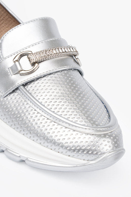 couleur argent mocassins z dekoracyjnym dorém elementem couleur argent mocassins z dekoracyjnym dorém elementem