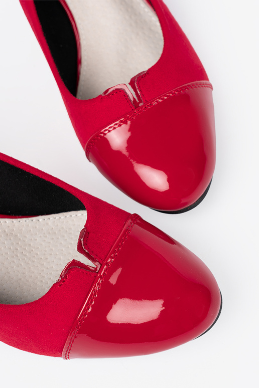 couleur rouge talons hauts z lakieroÀanym noskiem