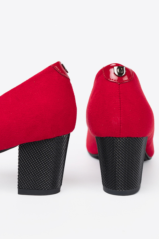 couleur rouge talons hauts z lakieroÀanym noskiem