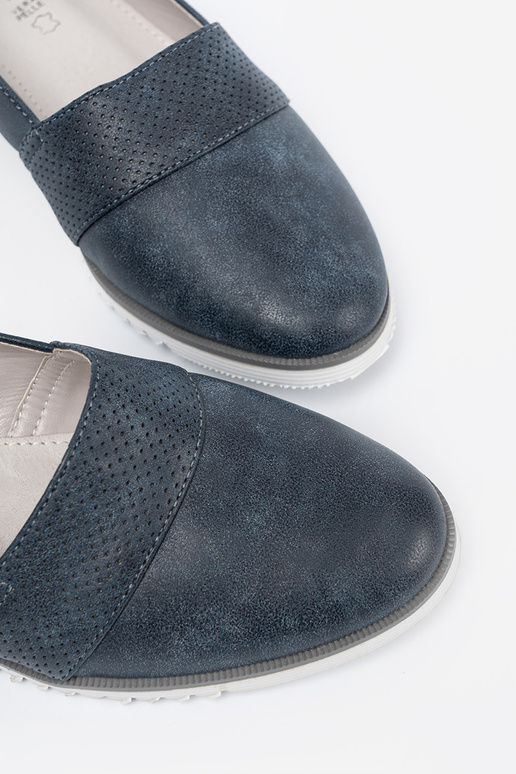 bleu foncé mocassins sur une semelle blanche bleu foncé mocassins sur une semelle blanche