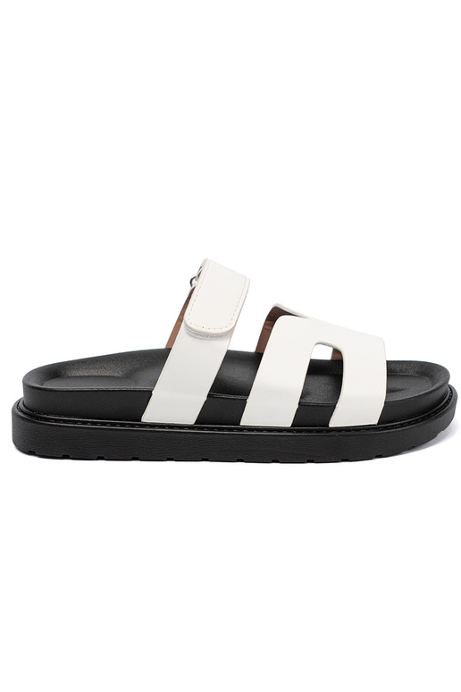 KomfortoÀe couleur blanche Chaussons avec une plateforme KomfortoÀe couleur blanche Chaussons avec une plateforme