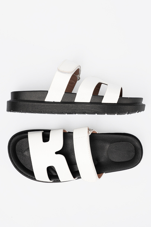 KomfortoÀe couleur blanche Chaussons avec une plateforme KomfortoÀe couleur blanche Chaussons avec une plateforme