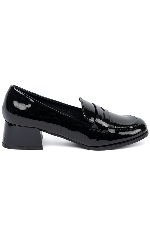 couleur noire mocassins sur des talons hauts