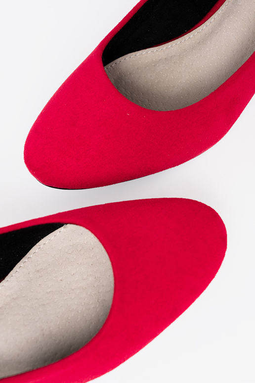 couleur rouge talons hauts na argentm słupku