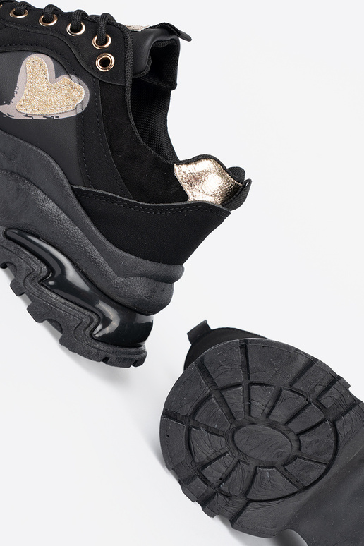 couleur noire Chaussures modèle baskets z ozdobnym dorém cœurm
