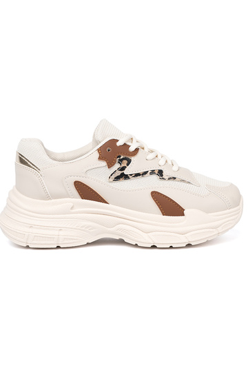 Beige Sneakers modellieren Schuhe mit einem massiven Plateau 2