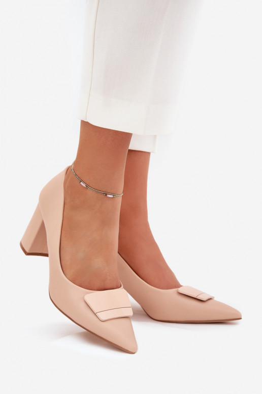 Chaussures avec des talons avec des ornements beige Celira