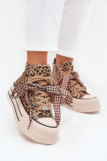 Chaussures de loisirs avec des rubans de laçage I Zamkiem avec une plateforme avec des motifs en fourrure de léopard Il fautvara