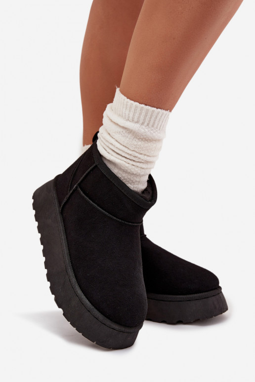 Bottes de neige Féminin avec une plateforme réchauffer avec de la fourrure à l intérieur couleur noire Vesirae