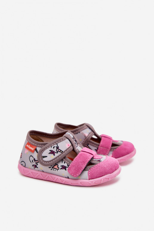 Chaussons Milami Puéril avec attaches adhésives DANS Licornes gris-couleur rose Reathiana Chaussons Milami Puéril avec attaches adhésives DANS Licornes gris-couleur rose Reathiana