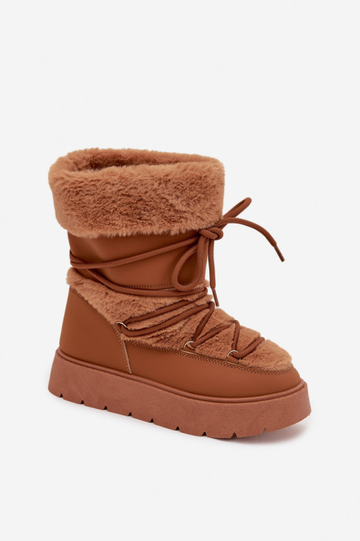 Bottes de neige Féminin avec un manteau de fourrure I DANSiązaniem avec une plateforme marron Il fautrinna