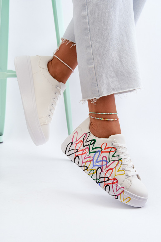 Féminin Chaussures modèle baskets Avec des coeurs couleur blanche Claral
