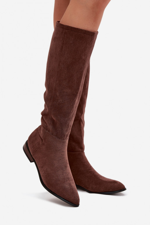 Bottes en daim longues avec talons larges couleur brune Eelin Bottes en daim longues avec talons larges couleur brune Eelin