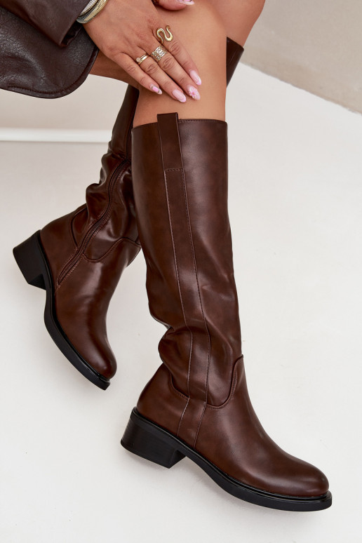 Bottes longues pour femmes à talons bas, doublées, couleur brune Averna Bottes longues pour femmes à talons bas, doublées, couleur brune Averna
