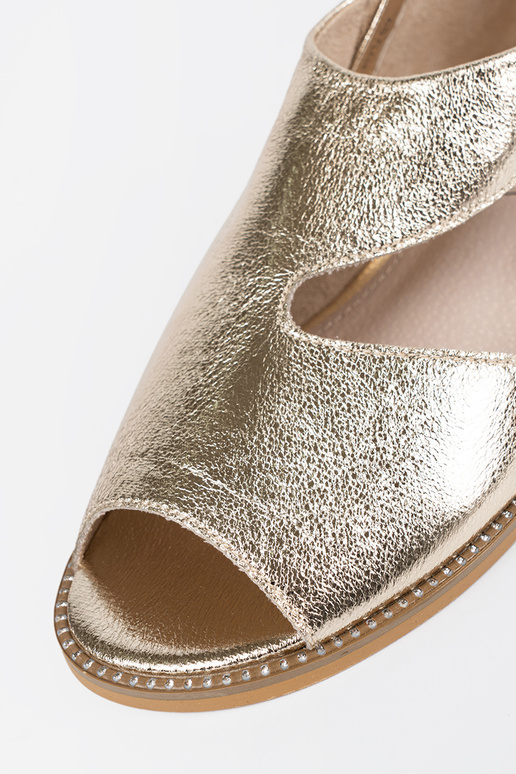 goldene Farbe Sandalen Frauen z Zuycięciami