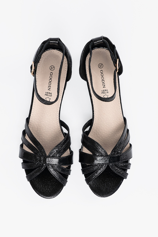 Elegante stijl zInart sandalen op een lage hak