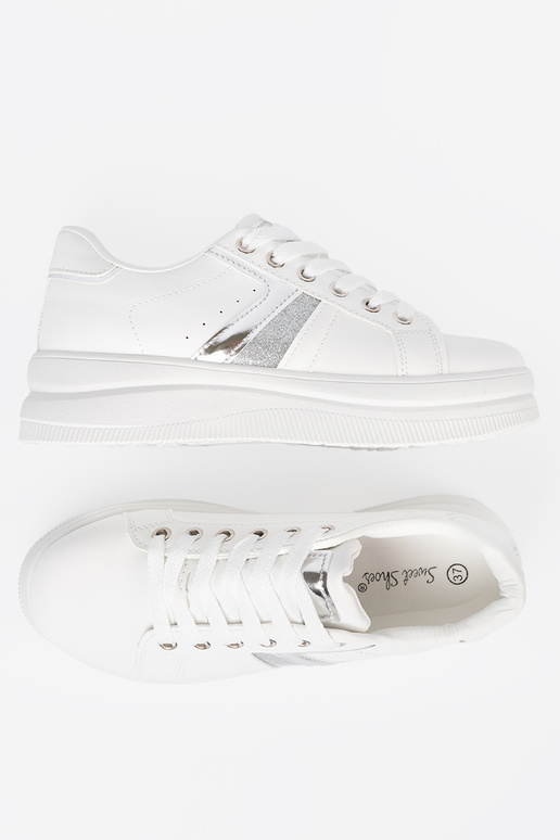 Initte kleur Sneakers z metalenm zilverm akcentem