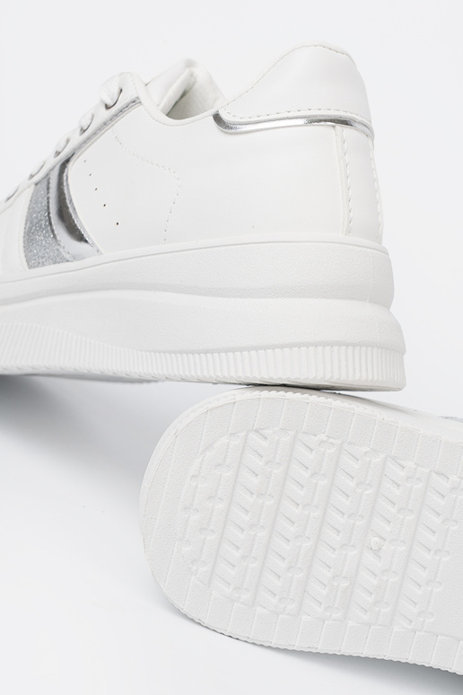 couleur blanche Chaussures modèle baskets z métalliquem argentm akcentem