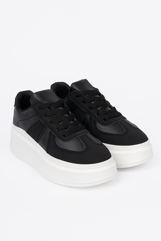 Het klassieke model zInart Sneakers op een dikke zool Het klassieke model zInart Sneakers op een dikke zool