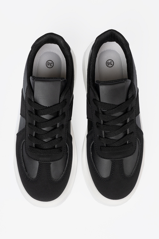 Het klassieke model zInart Sneakers op een dikke zool Het klassieke model zInart Sneakers op een dikke zool
