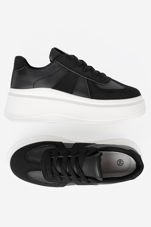 Het klassieke model zInart Sneakers op een dikke zool Het klassieke model zInart Sneakers op een dikke zool