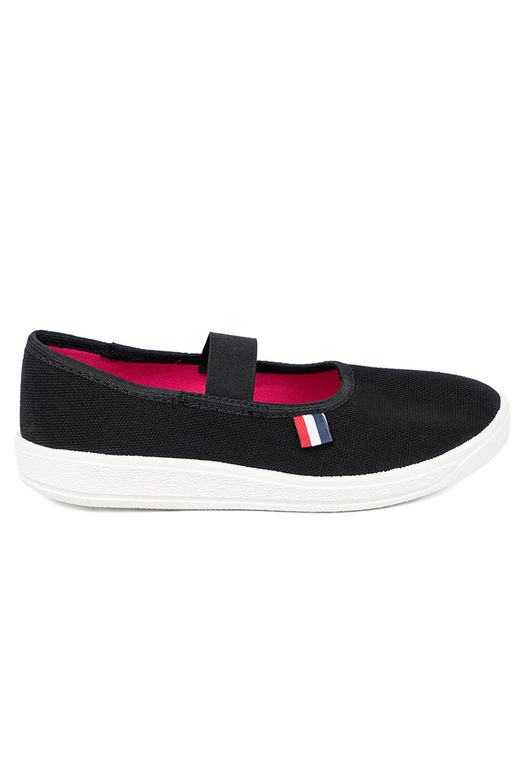 couleur noire chaussures z flexiblem paskiem  couleur noire chaussures z flexiblem paskiem