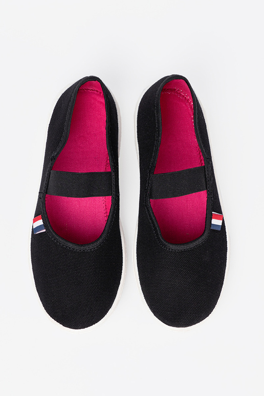 couleur noire chaussures z flexiblem paskiem  couleur noire chaussures z flexiblem paskiem