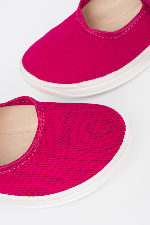 Turnschuhe von Kindern Klettverschlussy pinke Farbe