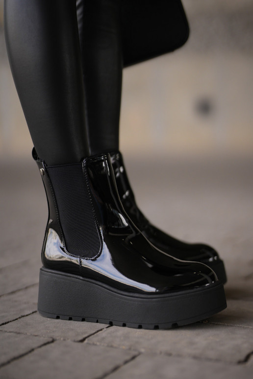 avec effet vernis Bottes pour femmes avec une plateforme I Koturnie réchauffer couleur noire DANSloedia