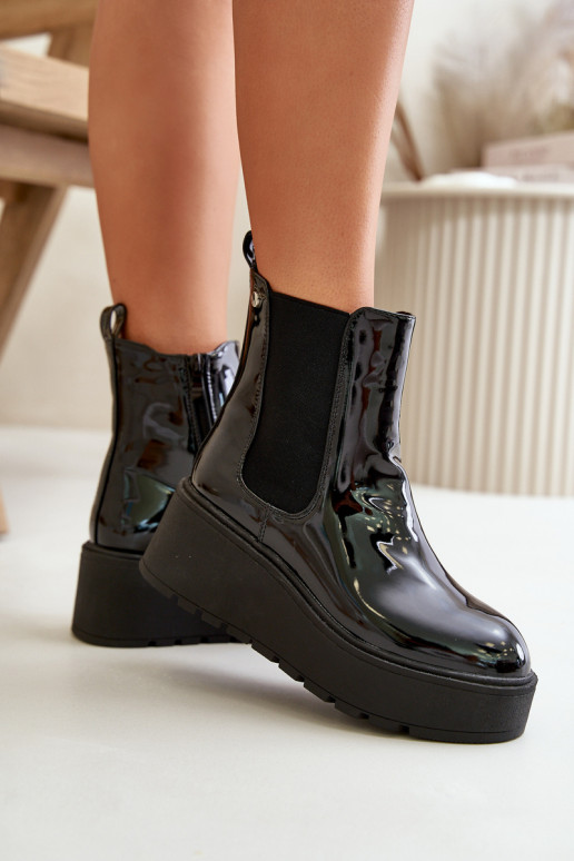 mit Lackeffekt Damenstiefel mit einer Plattform I Koturnie sich Zuarm laufen schZuarze Farbe INloedia