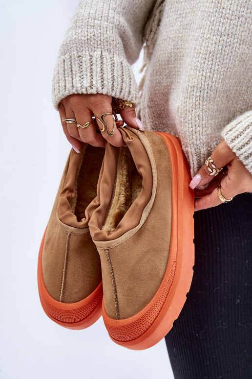 Bottes de neige Féminin avec une plateforme Avec un dessus bas marron Izamine