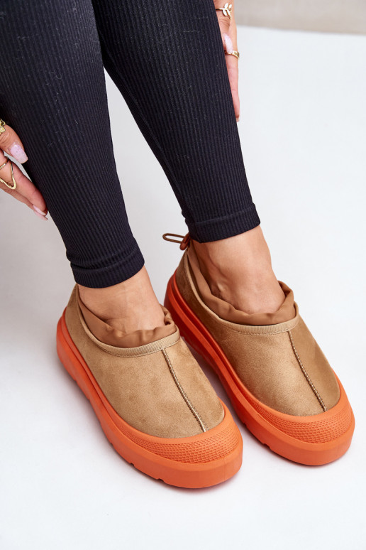 Bottes de neige Féminin avec une plateforme Avec un dessus bas marron Izamine