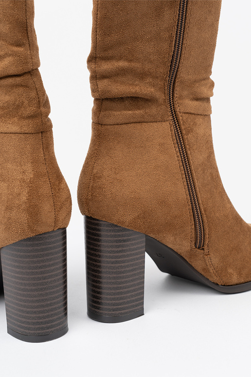 Karamellfarbe Schuhe mit gerüschtem Oberteil i obcasem