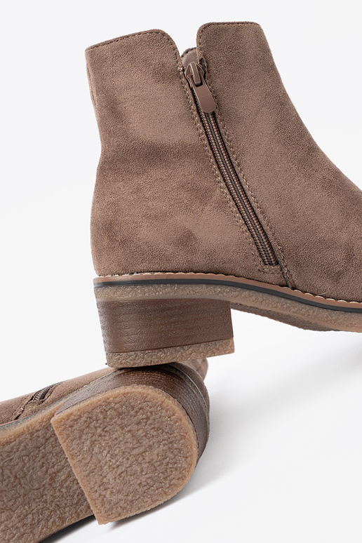 Modèle classique sombrebeige chaussures sur un talon stable