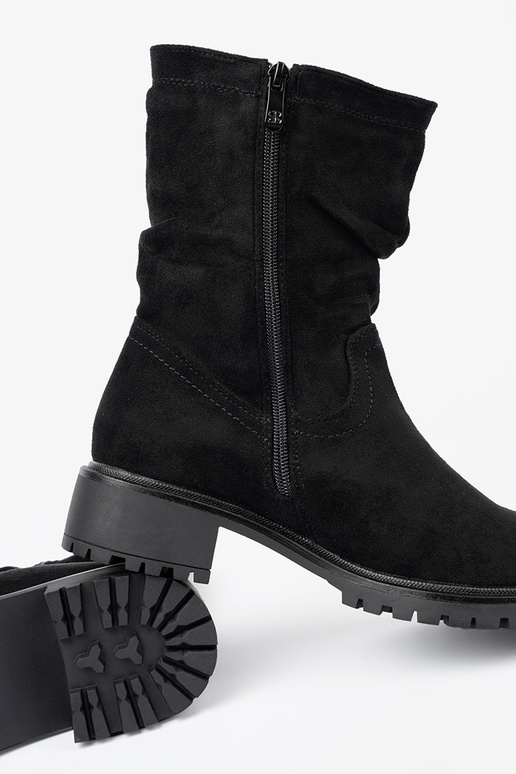 Stiefel schZuarze Farbe mit gerüschtem Oberteil i suZuakiem