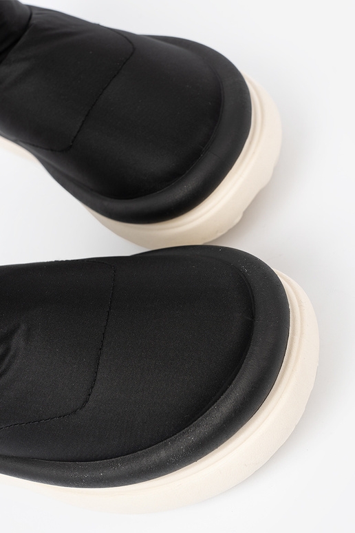 INodoodporne Schneestiefel schZuarze Farbe z futrzanym Zunętrzem