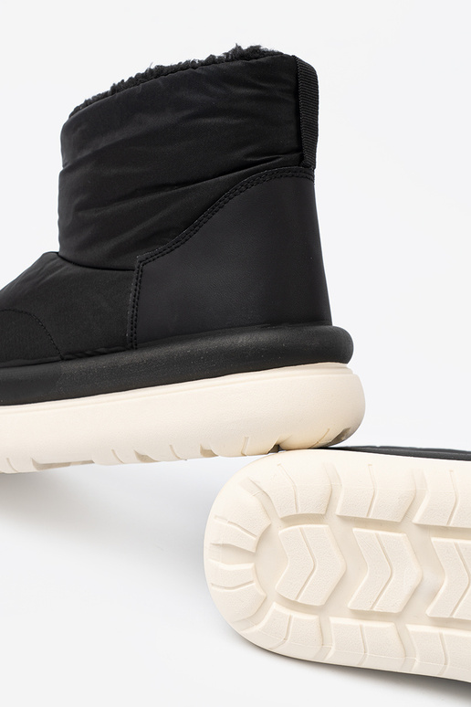 INodoodporne Schneestiefel schZuarze Farbe z futrzanym Zunętrzem