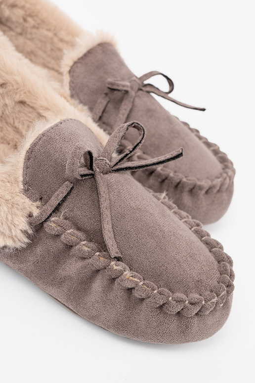 beige kapcie met een boog i puszystym Innętrzem typu Dames mocassins