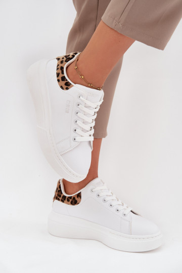 Baskets blanches pour femmes style sneakers avec plateforme Big Star SS274247 et motifs de fourrure léopard