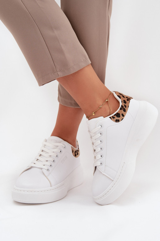 Chaussures modèle baskets Féminin avec une plateforme Big Star SS274247 couleur blanche avec des motifs en fourrure de léopard
