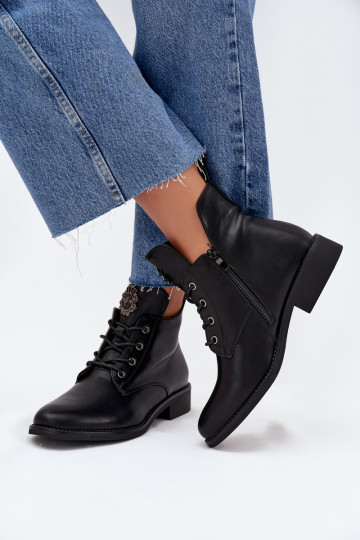 Dames lage schoenen met brede hakken en decoratieve details, gevoerd, zwart Cylira