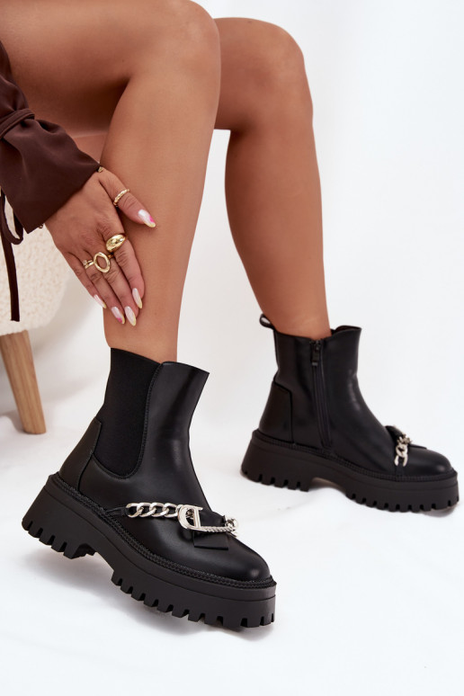 Bottes pour femmes avec une plateforme avec des chaînes couleur noire Il fautrvella