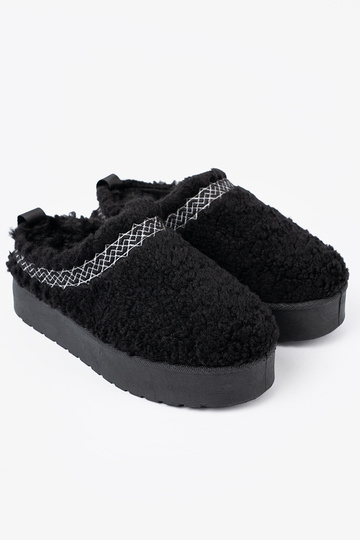 schoenen a'la SnoInboots voor dames In zInarte kleurm kolorze z ozdobnym haftem